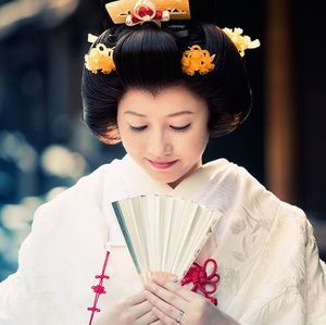 Meet your Posher, Aki